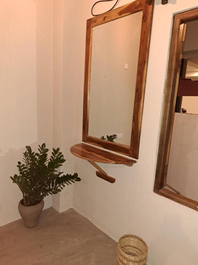 The Surf Access Guest House Arugam Bay Buitenkant foto