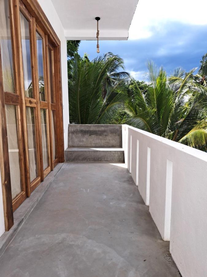The Surf Access Guest House Arugam Bay Buitenkant foto