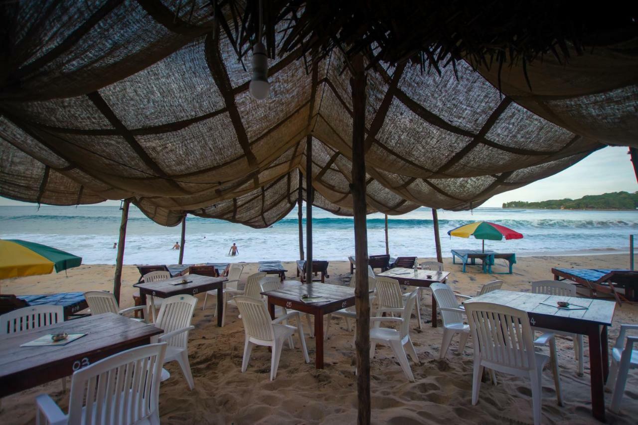 The Surf Access Guest House Arugam Bay Buitenkant foto