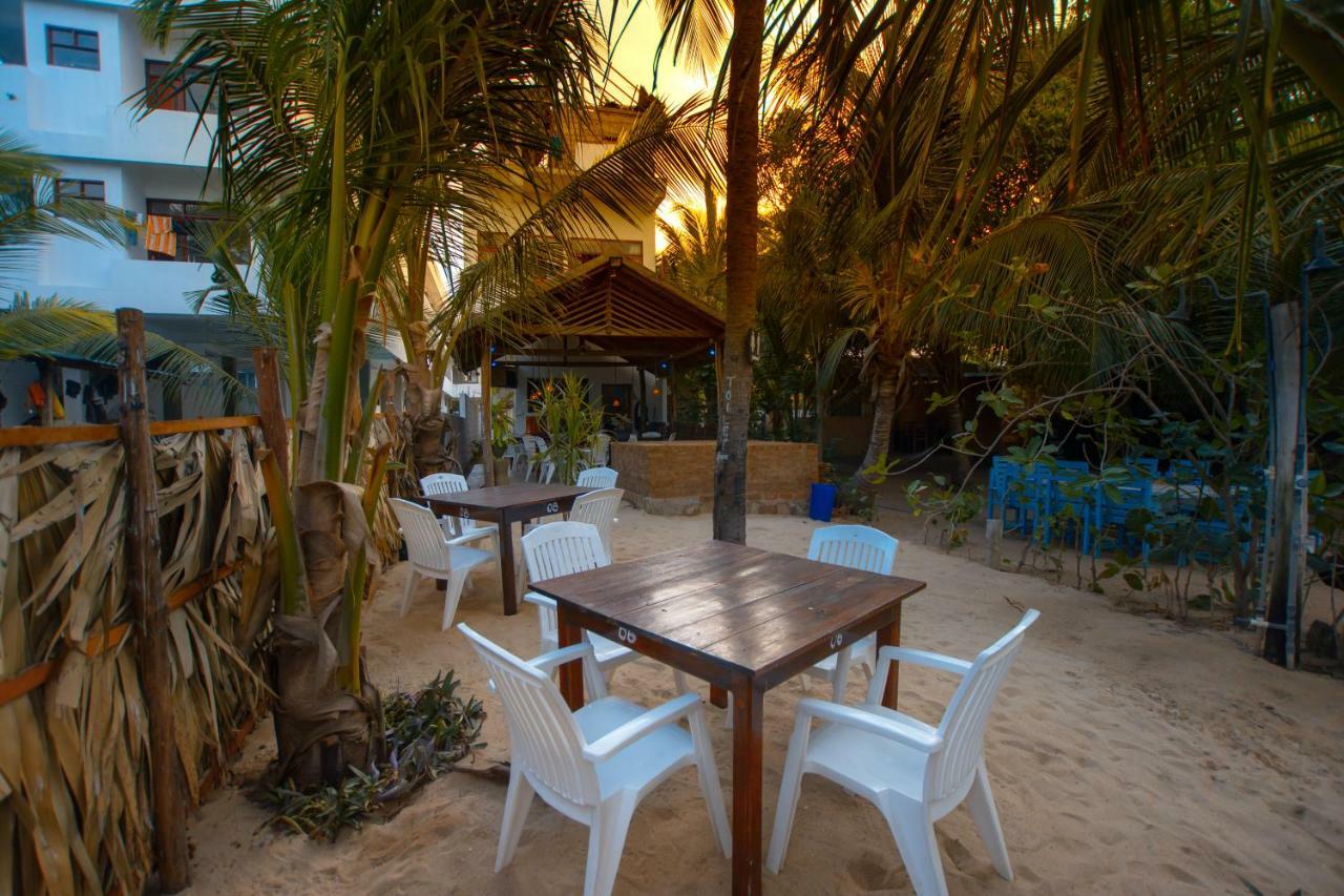 The Surf Access Guest House Arugam Bay Buitenkant foto