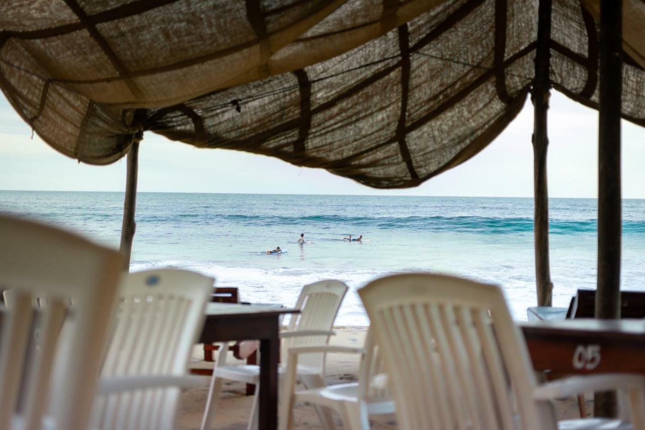 The Surf Access Guest House Arugam Bay Buitenkant foto