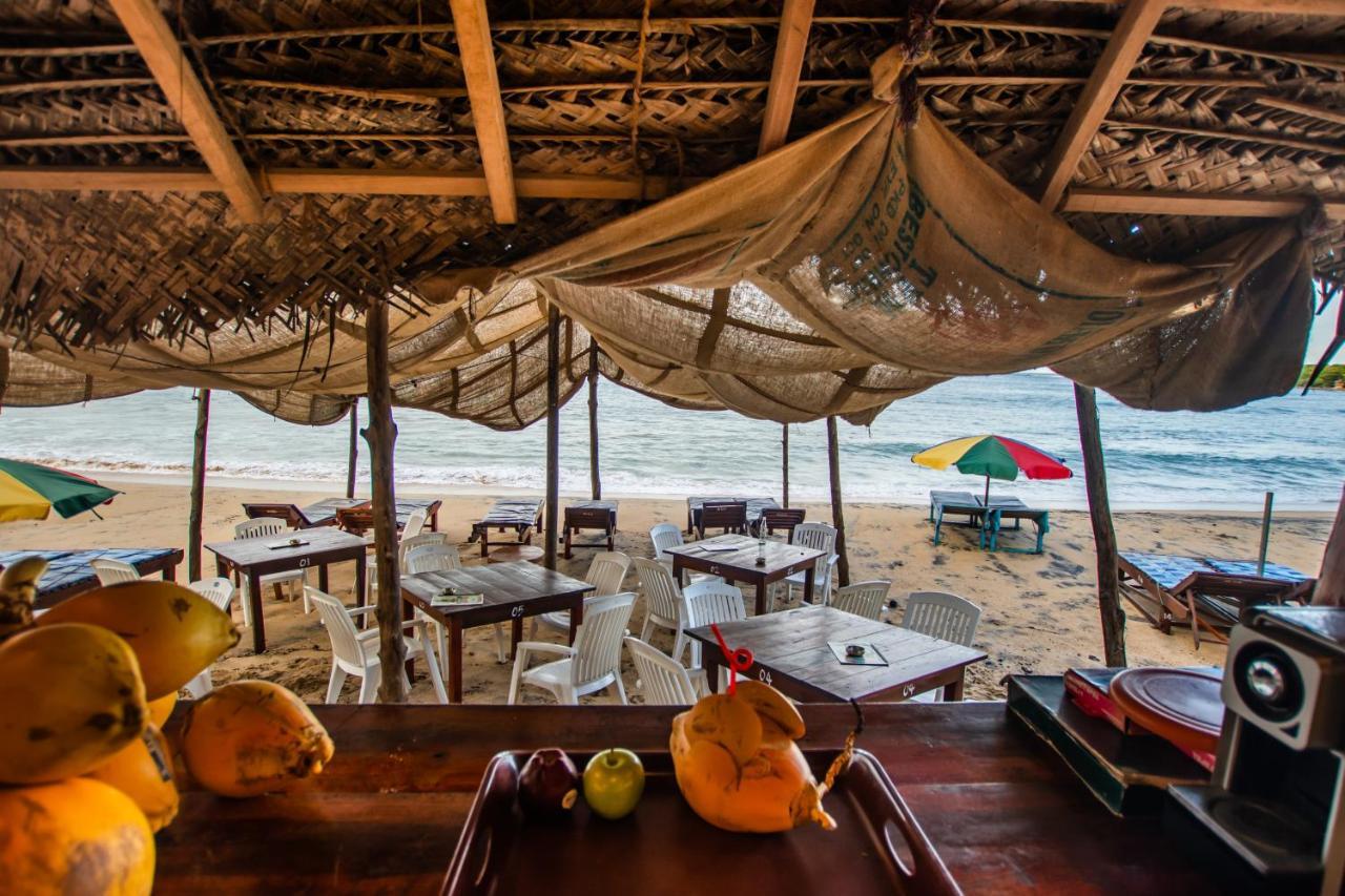 The Surf Access Guest House Arugam Bay Buitenkant foto
