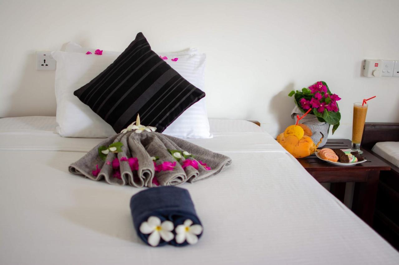 The Surf Access Guest House Arugam Bay Buitenkant foto