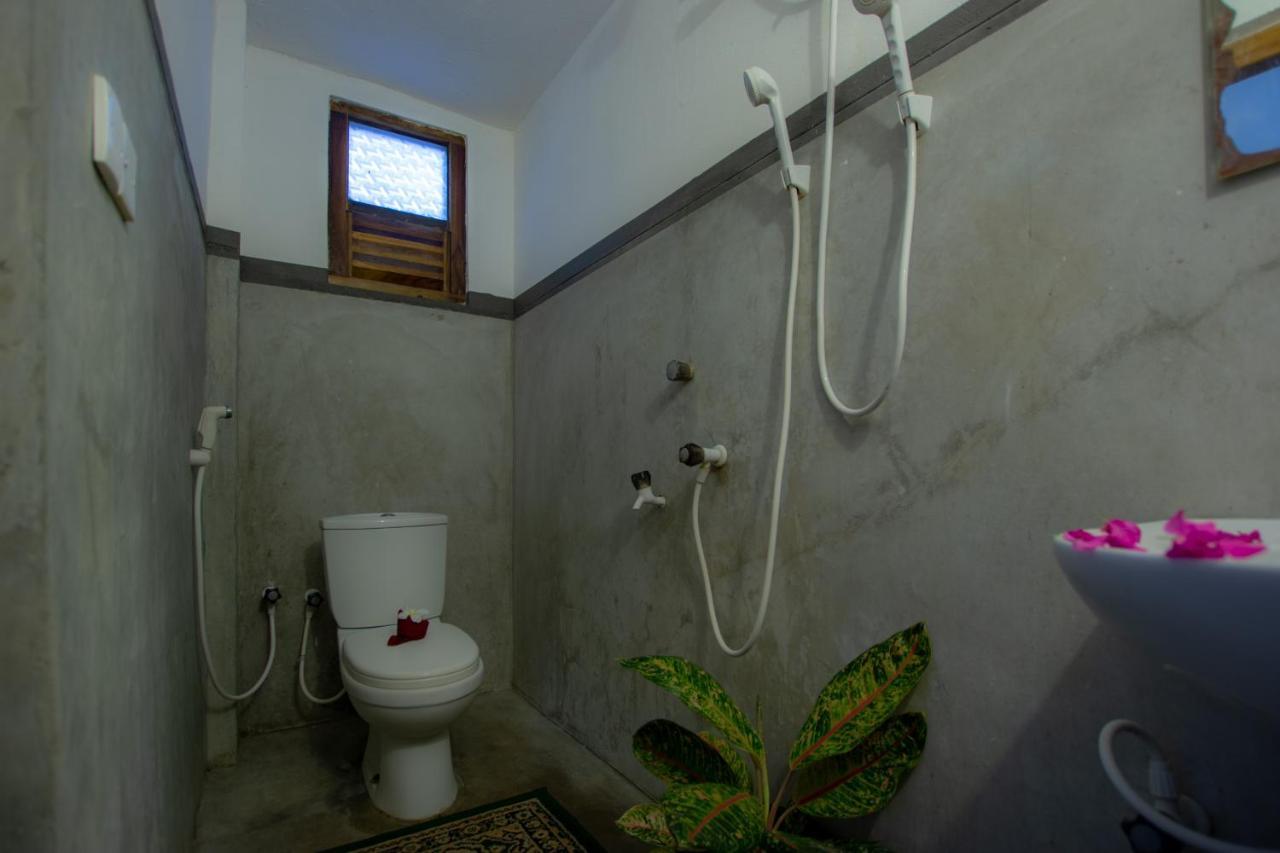 The Surf Access Guest House Arugam Bay Buitenkant foto